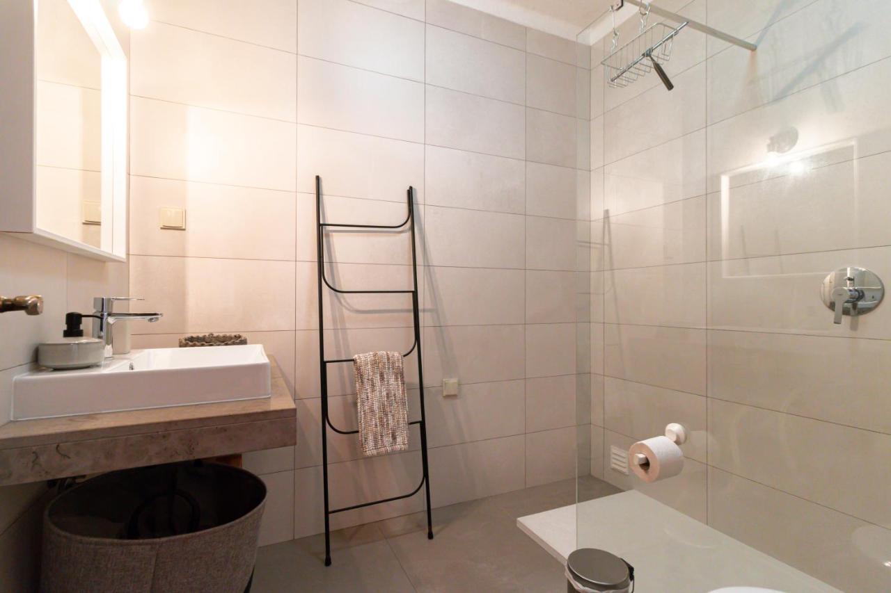 Seajay'S Apartment Лагос Екстериор снимка